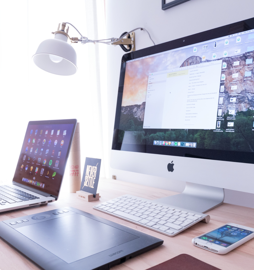 Symbol photo showing the office mood