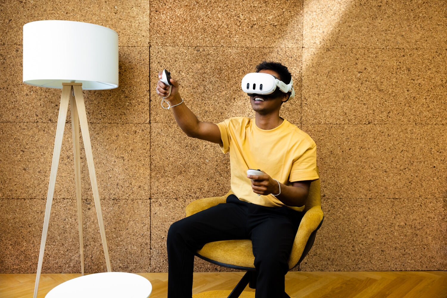 Symbol photo showing the office mood